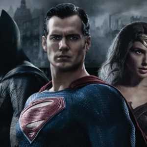 Filmul `Batman vs. Superman` cand iese?