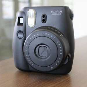 Aparat foto cu imprimare instantanee: Fujifilm Instax mini 8, `Polaroid`.…