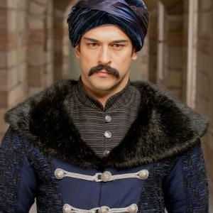 Eroul serialului "Centrul Magnificat" Bali-Bey (actorul Burak Ozchivit)
