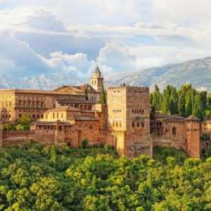 Granada, Alhambra - ansamblu arhitectural și parc: descriere. Atracții în Spania