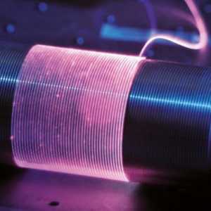 Ytterbium laser cu fibre: un dispozitiv, principiul de funcționare, putere, producție, aplicare