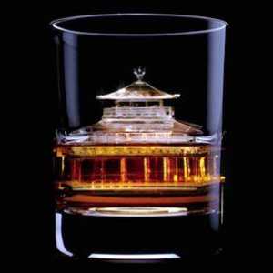 Japoneză `Yamazaki` (whisky) - elegant și multifuncional Single Malt