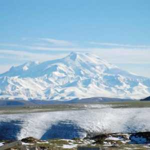 Elbrus este un munte din Caucazul Mare