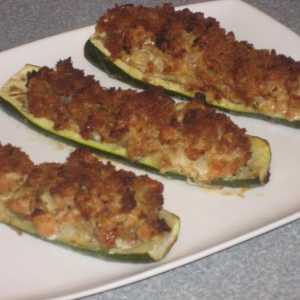 Zucchini umplute: rețeta pentru gătit un fel de mâncare delicioasă