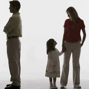Cum să priviți tatăl copilului de drepturile părintești și dacă merită să faceți acest lucru?