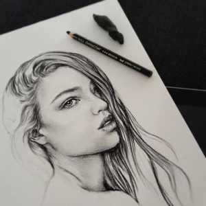 Cum să desenezi fața fetei: sfaturi pentru artiștii novici