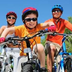 Cum de a învăța un copil să călărească o bicicletă cu două roți? Învățăm cu plăcere!