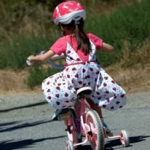 Cum să înveți să conduci o bicicletă - transportul preferat al copilăriei?