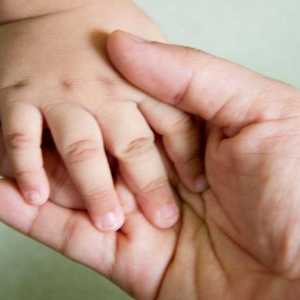 Cum să tăiați unghiile nou-născutului: recomandări și caracteristici
