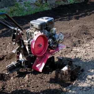 Cum arborează solul cu un bloc de motorizare? Cum să arăm un plug pe un motoblock?