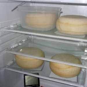 Cum să păstrăm brânza în frigider mai mult timp? Cât de mult brânză este depozitată în frigider?