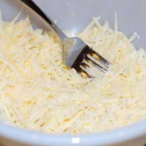 Cum să gătești ouăle cu usturoi și brânză