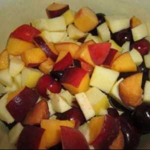 Cum să pregătiți un compot de mere și cireșe?