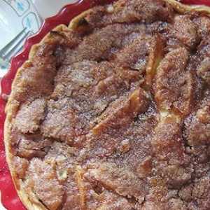 Cum să gătești un tort "Nezhenka" din mere și smântână?
