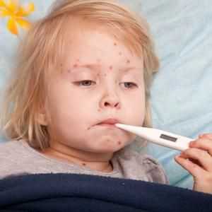 Cum sa recunoastem primele semne de meningita la un copil