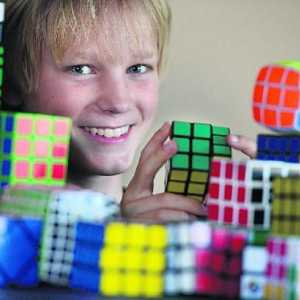 Cum se colectează cubul Rubik 2x2. Algoritm pentru construirea unui cub Rubik 2x2