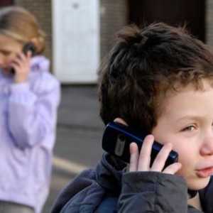 Cum de a alege un telefon mobil pentru un copil?