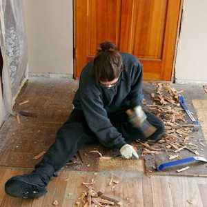 Cum de a alinia podeaua din lemn, fără a rupe panourile, într-o casă privată?