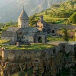 Care este religia din Armenia? Religia oficială: Armenia