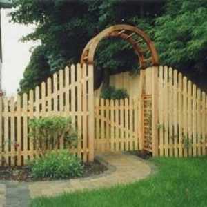 Ce fel de gard decorativ să alegeți pentru o reședință de vară?
