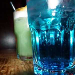 Curacao - lichior, indispensabil în cocktail-uri