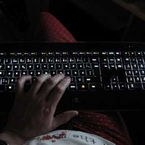 Tastatură cu chei de lumină de fundal: o soluție luminoasă pentru PC