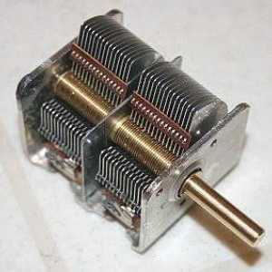 Capacitor de capacitate variabilă: descriere, dispozitiv și circuit