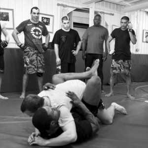 MMA: luptător de formare acasă