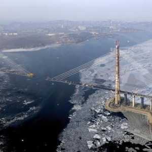 Podul este rusesc. Lungimea și înălțimea podului rus din Vladivostok