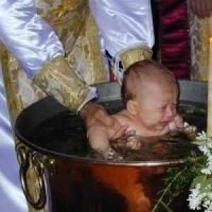 Este posibil să botezi un copil fără nași? Răspundem la întrebare
