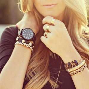 Pe ce mână port un ceas la o fată? Pe ce mană poartă ceasul de stânga? Bratara de ceas pentru femei