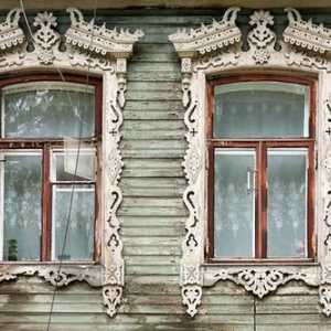 Înveliți pe ferestre într-o casă din lemn. Tipuri de carcase