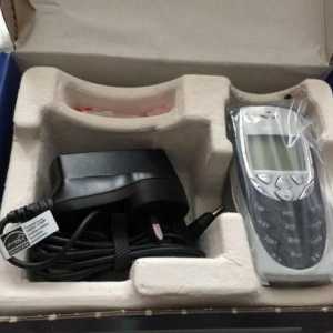Nokia 8310 - o legendă, disponibilă pentru toată lumea