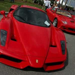 Revizuirea masinii sportului italian "Ferrari-Enzo"