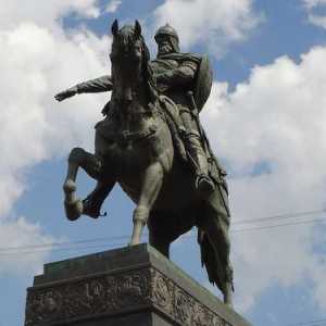 Monumentul lui Yuri Dolgoruky de la Moscova. Monumentul lui Yuri Dolgoruky din Kostroma