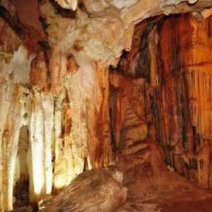 Peșteră Emine-Bair-Khosar, Crimeea: descriere, istorie, fapte și recenzii