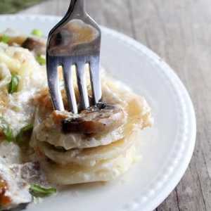 Rețetă pas cu pas a ciupercilor cu cartofi în multivarkul `Redmond`