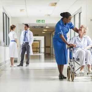 Probleme prioritare pentru pacient sunt ... îngrijire medicală