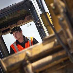 Excavator de lucru: caracteristici ale profesiei, îndatoriri, salarii