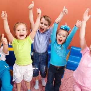 Развлечение на 8 Марта в детском саду: сценарий праздника, поздравления