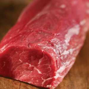 Rețetă: salată de carne de vită cu castravete murate