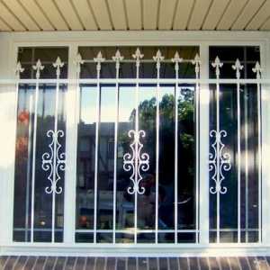 Grile pe ferestre: protecție și decorare într-un singur design