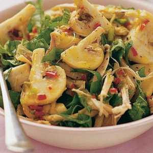 Salată cu ciuperci și pui afumat: rețete și recomandări