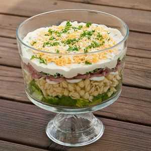 Salata în kremankah - o mâncare frumoasă și neobișnuită la masa festivă