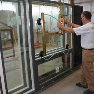 Colectorul de ferestre din PVC este una dintre profesiile necesare în Moscova