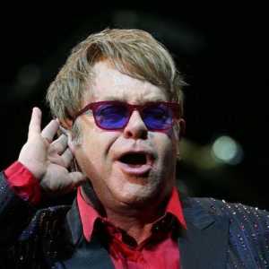 Sir Elton John: biografia celebrului muzician