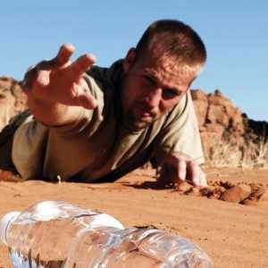 Cât timp poate o persoană să trăiască fără apă și cum să se ocupe de deshidratare?
