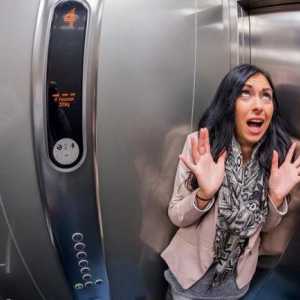 Interpretarea visului: Ce este visul de a fi blocat într-un lift?