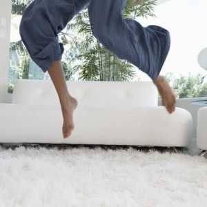 Sfaturi: cum să curățați covorul acasă