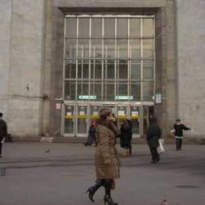 Станция `Дыбенко` - метро, которое стоит посетить в Питере